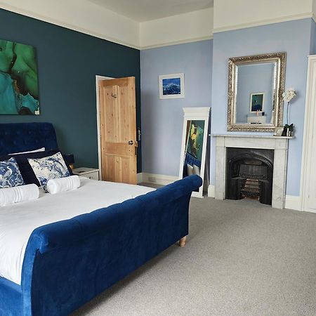 Langley House Bed & Breakfast Bagian luar foto
